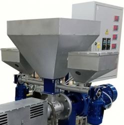 Двухкомпонентный дозатор гранул для экструдера